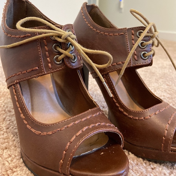 Brown Heels - Picture 1 of 4